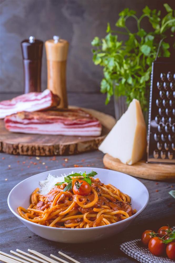 BUCATINI ALLA AMATRICIANA