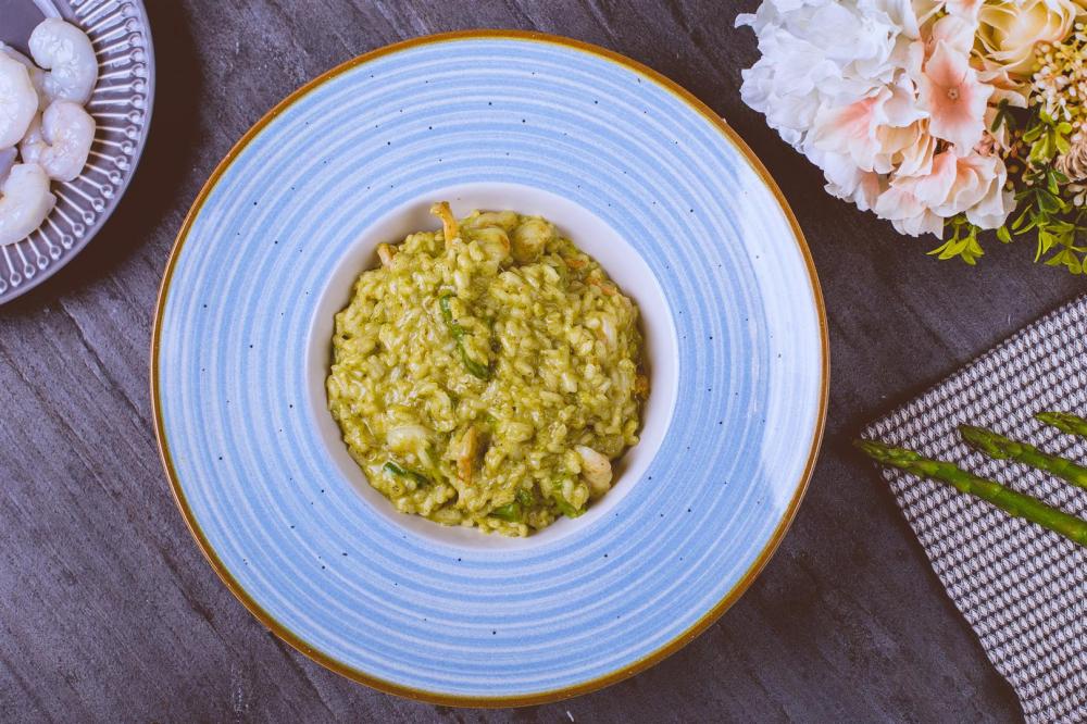 Risotto con asparagi e gamberi